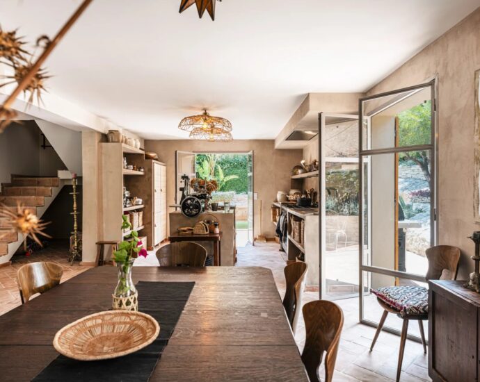 Saint Florent. Villa 6 chambres. piscine. proche plage et centre-ville