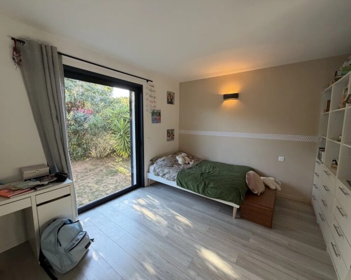 Pinarello, Capicciola, Villa 3 chambres, T4, piscine, vue dégagée, proche plage