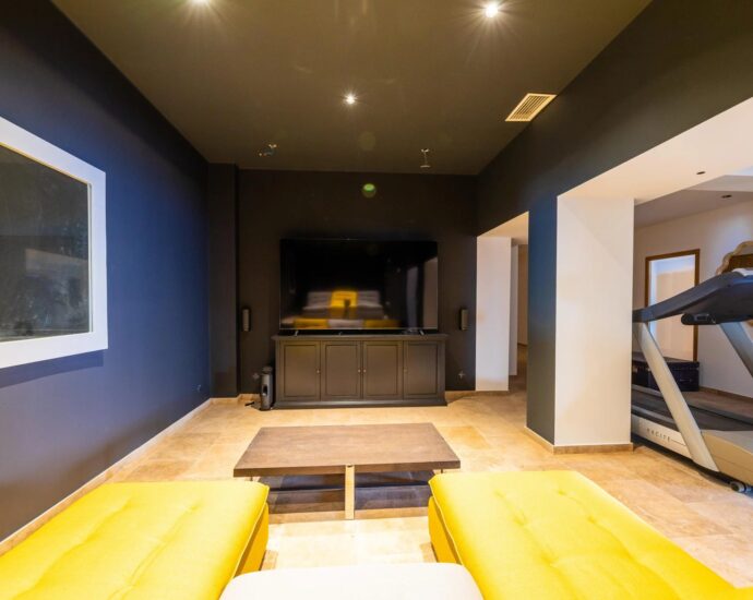 L&rsquo;Île Rousse, Villa vue mer panoramique, 6 chambres, Piscine extérieur, Piscine intérieure, Sauna, Cinéma, proche plage