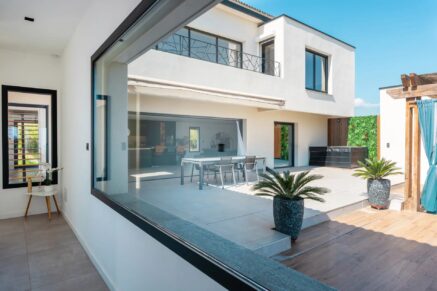 Bastia Sud, Villa vue mer, 7 pièces, 3 chambres, piscine, proche plage