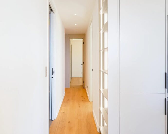 Monte-Carlo, central area, sea and Rock view apartment, 2 bedrooms, close to amenities.