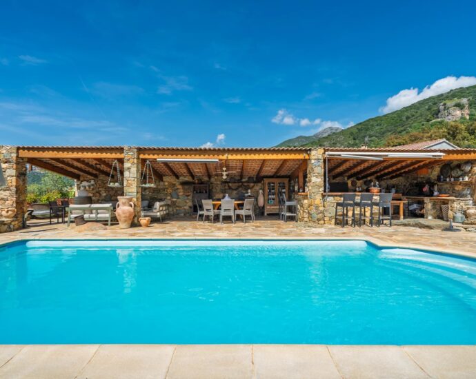 Patrimonio, Villa 3 chambres, piscine chauffée, vue dégagée, proche plages