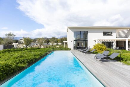 Porto-Vecchio, Arasu, Saint-Cyprien, villa d&rsquo;architecte, 7 chambres, piscine, plage à pieds