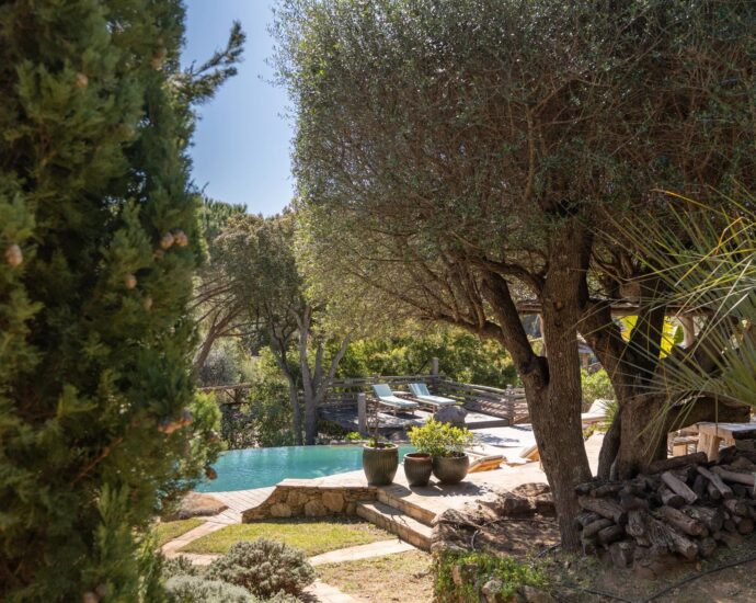 Porto-Vecchio, Piccovaggia, Farmhouse‑style Villa, 4 Bedrooms, Private Estate, Close to the Beach