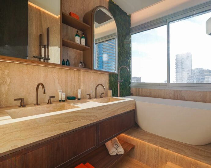 Monaco, Château Périgord I, Furnished 4-room apartment with sea view, ideally located close to all amenities.