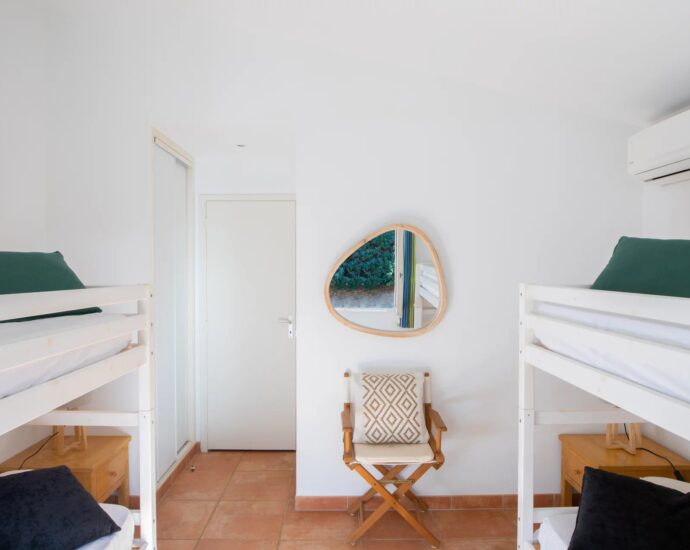 RV1880 – Domaine de Cala Rossa, villa 4 chambres, pied dans l’eau