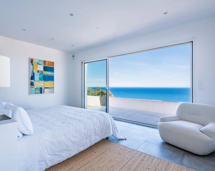 Corbara, villa 4 chambres, piscine à débordement, vue mer imprenable, proche plage