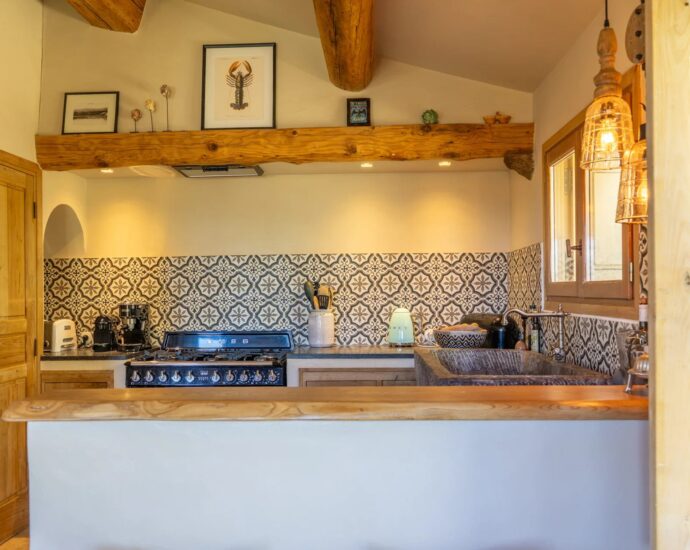 Porto-Vecchio, Piccovaggia, Farmhouse‑style Villa, 4 Bedrooms, Private Estate, Close to the Beach