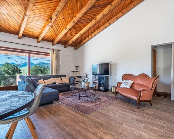 Exclusivité, Lumio, villa 5 chambres, Vue montagnes, Piscine, Proche plage