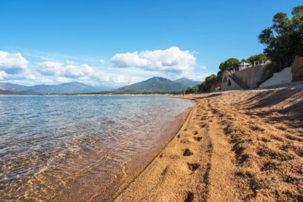 Porticcio, Rive Sud d&rsquo;Ajaccio, Villa pied dans l&rsquo;eau, 5 Chambres, vue mer panoramique, accès plage à pied