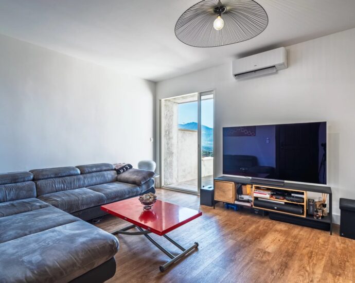 Lumio, appartement, 2 chambres, vue panoramique mer et montagnes, proche plage