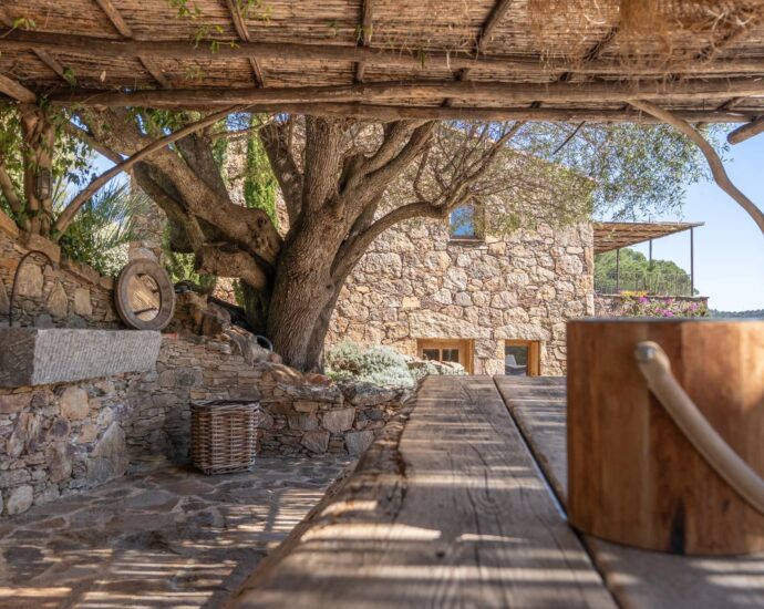 Porto-Vecchio, Piccovaggia, Farmhouse‑style Villa, 4 Bedrooms, Private Estate, Close to the Beach