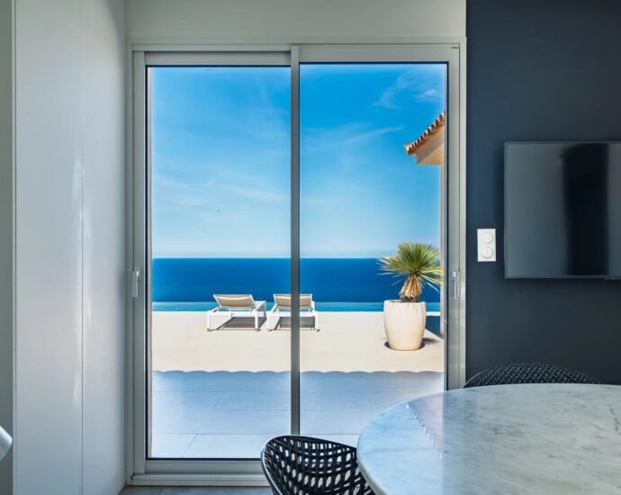 Corbara, villa 4 chambres, piscine à débordement, vue mer imprenable, proche plage