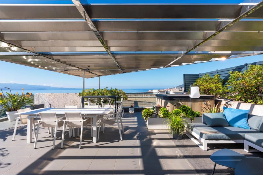 Exclusivité, Ajaccio, Penthouse vue mer panoramique, 3 chambres, proche plage