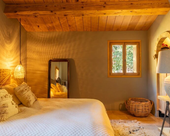 Porto-Vecchio, Piccovaggia, Farmhouse‑style Villa, 4 Bedrooms, Private Estate, Close to the Beach