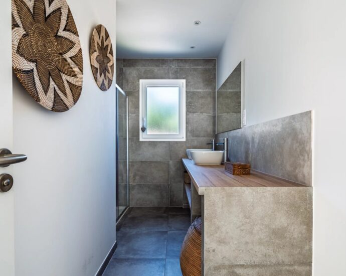 Corbara, villa 4 chambres, piscine à débordement, vue mer imprenable, proche plage