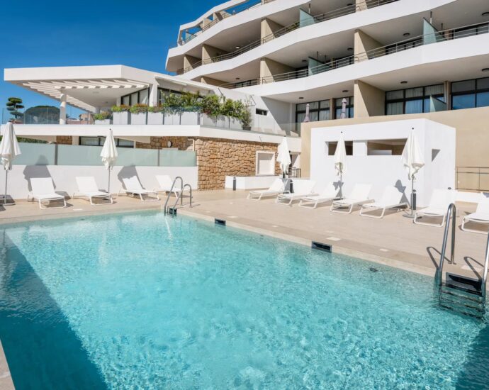 Exclusive, Ajaccio, Route des Sanguinaires , Panoramic sea view apartment with 2 bedrooms, terrace, and within walking distance of the beach.