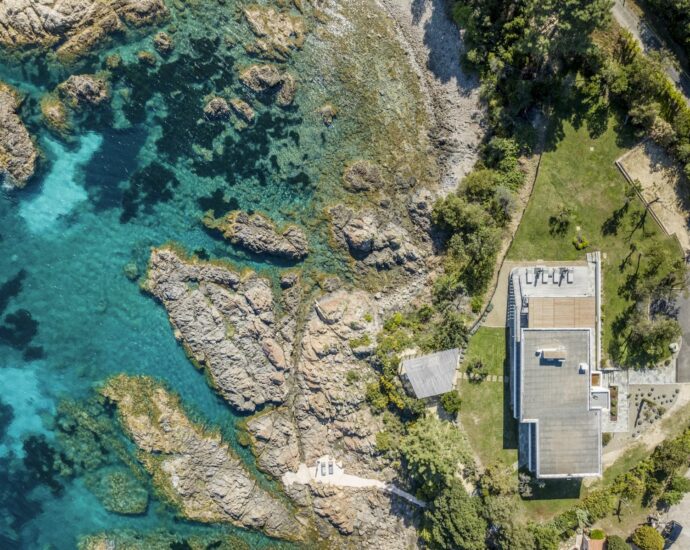 Côte des Nacres, Canella, Villa pied dans l&rsquo;eau, 5 chambres, piscine, vue mer panoramique, accès privé mer