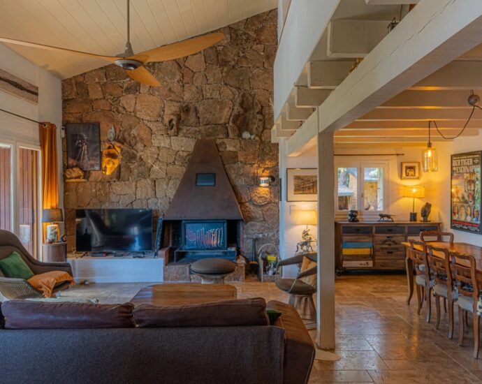 Porto-Vecchio, Palombaggia, 4 Bedroom Villa with Pool, Sea View and Close to the Beach