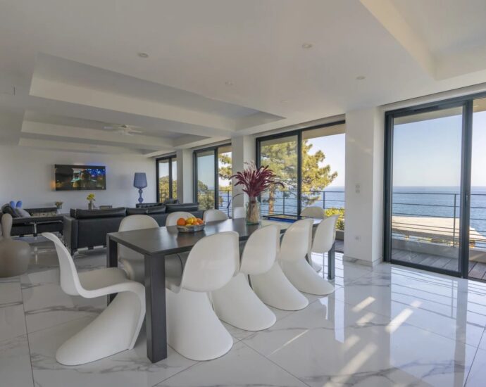 Côte des Nacres, Canella, Villa pied dans l&rsquo;eau, 5 chambres, piscine, vue mer panoramique, accès privé mer