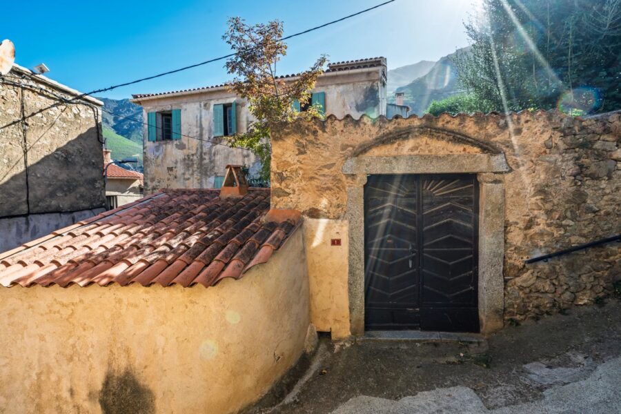 Exclusivity, Balagne, Occhiatana, Manor House to Renovate, 12 Rooms, Outbuilding, Mountain Views, Close to L’Île-Rousse and the Beaches