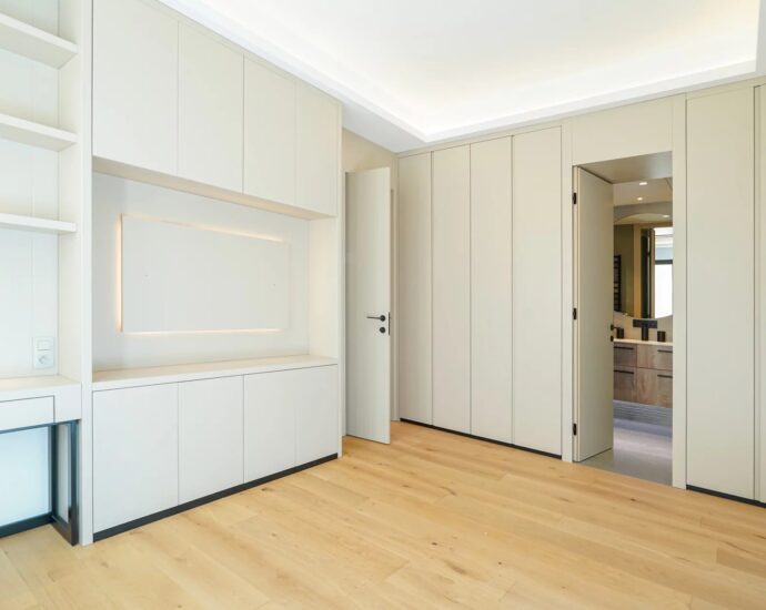 Monte-Carlo, central area, sea and Rock view apartment, 2 bedrooms, close to amenities.