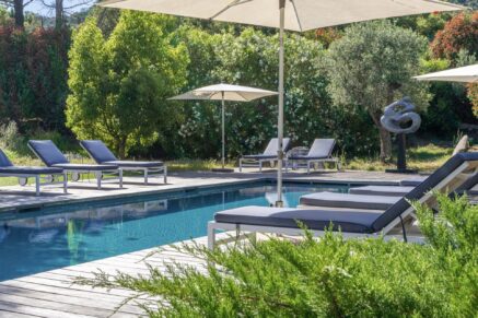 Pinarello, Villa contemporaine 5 chambres avec piscine et vue mer, au cœur du maquis