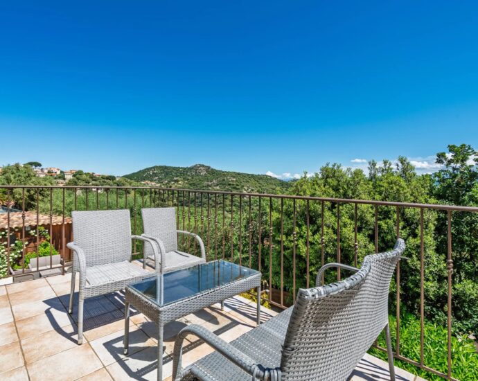 Balagne, Santa-Reparata-di-Balagna, Villa avec piscine, 4 chambres, appartement indépendant, vue montagnes, proche plage et L&rsquo;Île-Rousse