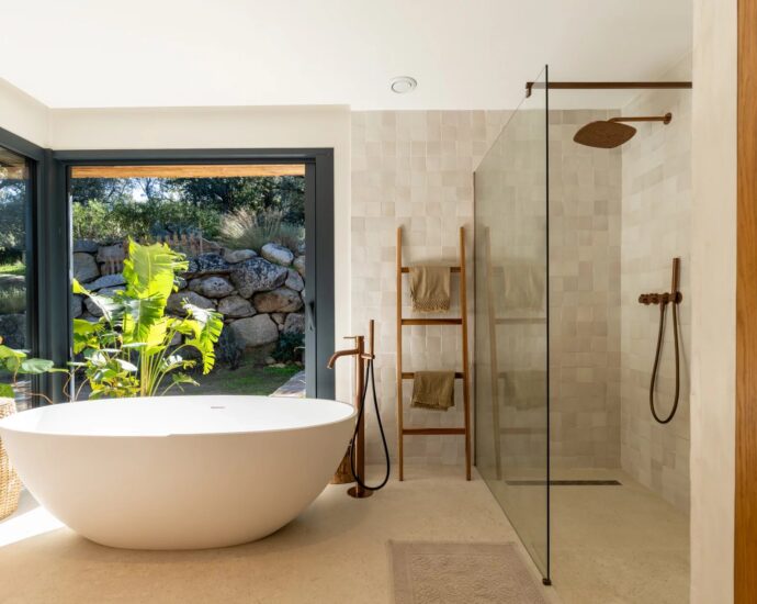 Lecci, Villa d&rsquo;architecte, 5 chambres, piscine, vue montagne, proche plage