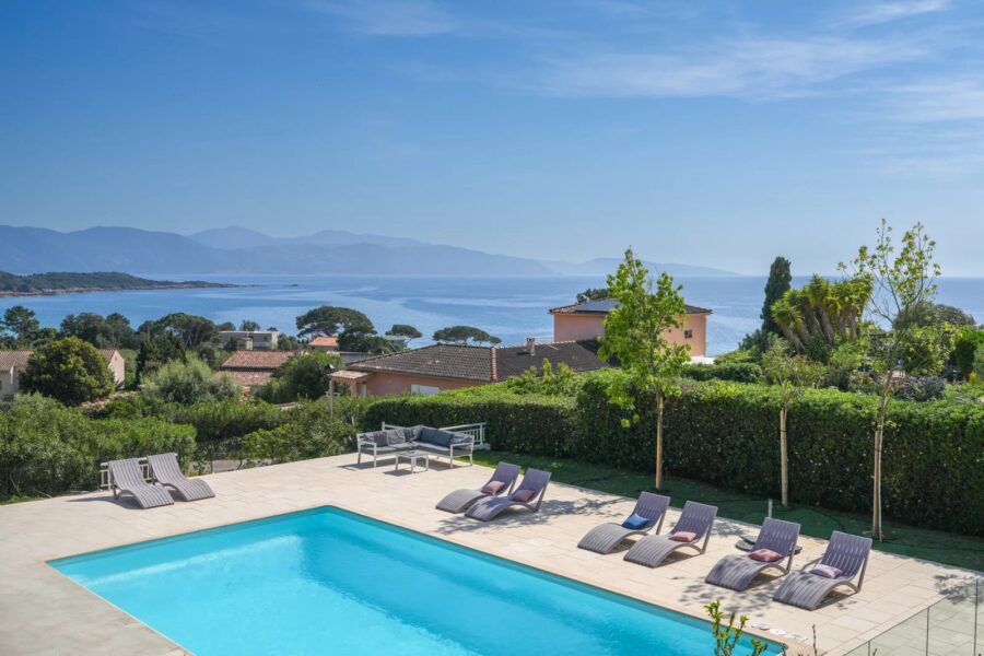 Sagone , Villa vue mer , 7 chambres, piscine, Proche plage