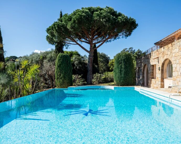 Sainte-lucie de Porto-Vecchio, Capicciola, villa 5 chambres, piscine, vue mer, plage à pied