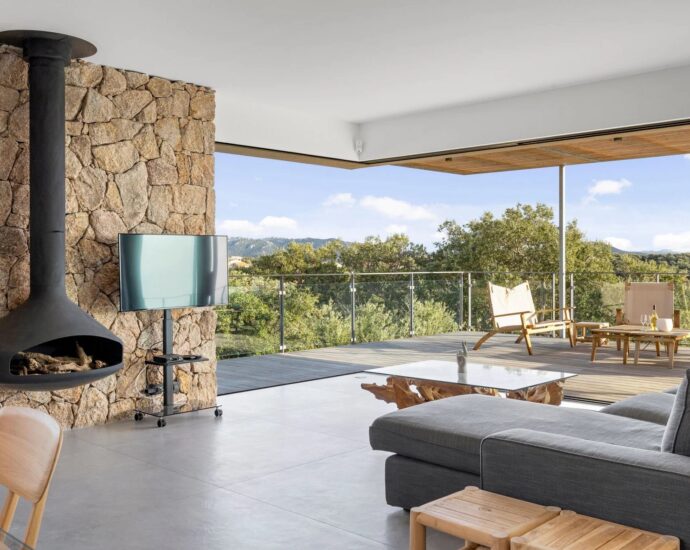 Exclusive – Pianottoli Caldarello – Property with Sea and Mountain view