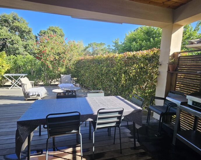 Pinarello, Apartment with private garden, 2 bedrooms, open view, walking distance to the beach