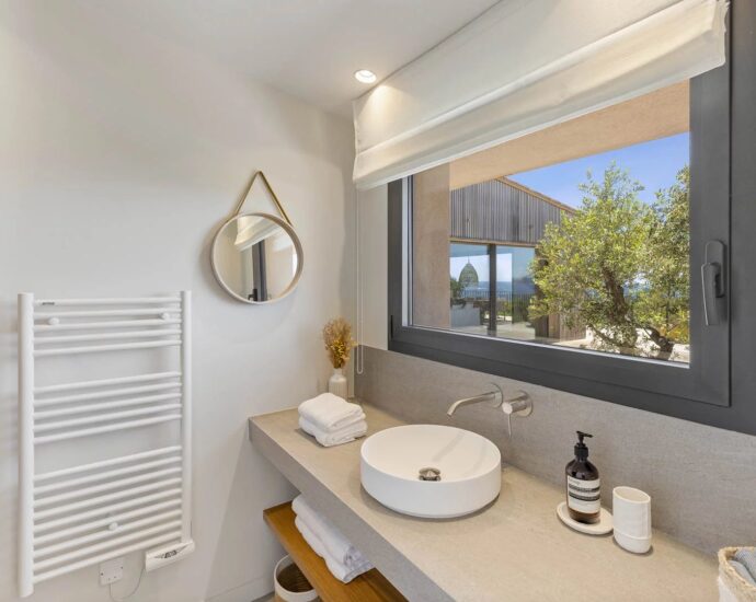 Porto-Vecchio, Palombaggia, Villa vue mer panoramique, 6 chambres, piscine chauffée, plage à pied