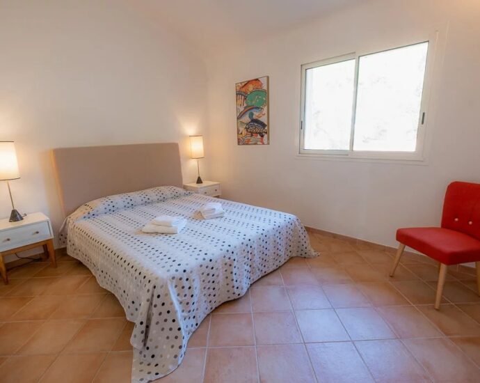 Porto-Vecchio, Precojo, 2-Bedroom Villa with Heated Pool, Near Santa Giulia Beach, with Open Views