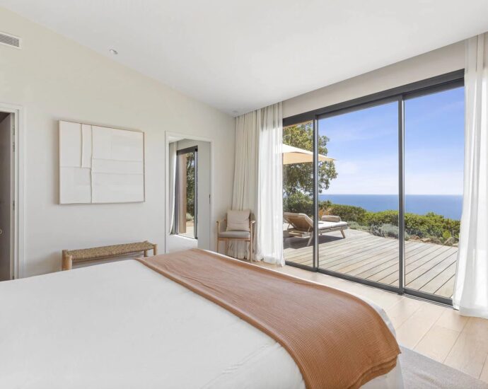 Porto-Vecchio, Palombaggia, Villa vue mer panoramique, 6 chambres, piscine chauffée, plage à pied