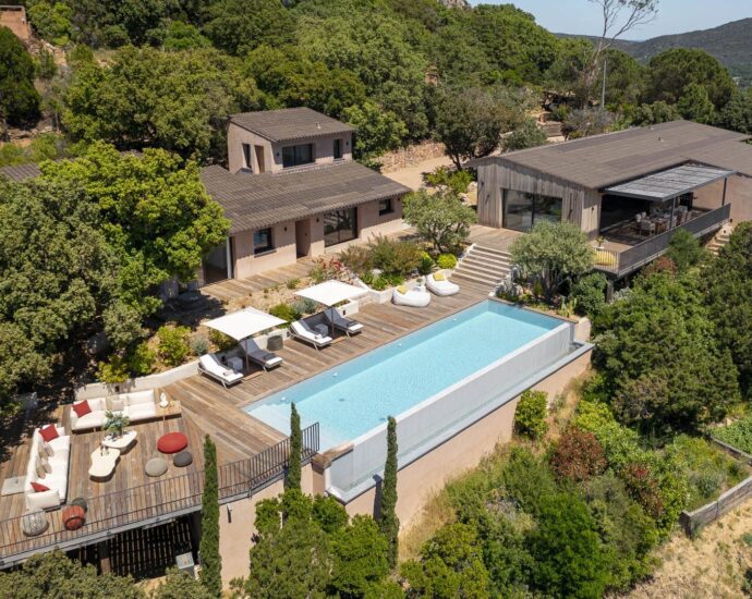 Porto-Vecchio, Palombaggia, Villa vue mer panoramique, 6 chambres, piscine chauffée, plage à pied