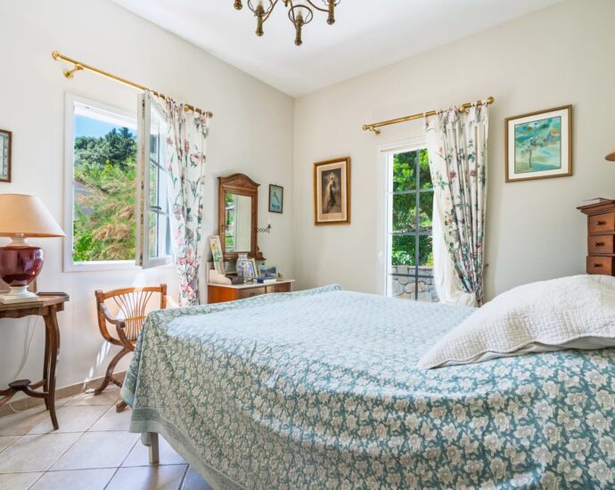 Balagne, Santa-Reparata-di-Balagna, Villa avec piscine, 4 chambres, appartement indépendant, vue montagnes, proche plage et L&rsquo;Île-Rousse