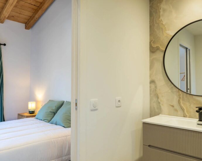 Sainte-Lucie de Porto-Vecchio, Cirendinu, Shepherd’s-Style Villa, 4 Bedrooms, Pool, Close to the Beach