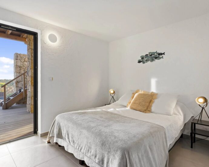 Exclusive – Pianottoli Caldarello – Property with Sea and Mountain view