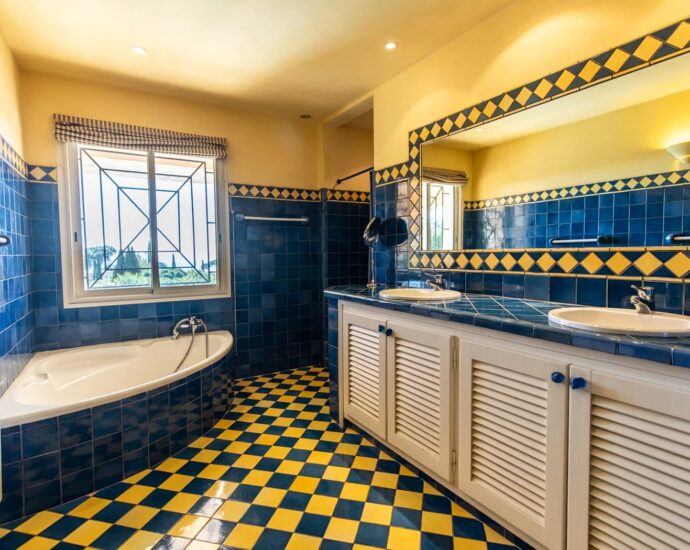 Sainte-lucie de Porto-Vecchio, Capicciola, villa 5 chambres, piscine, vue mer, plage à pied