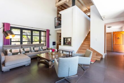 Côte Oriental, Penta-di-Casinca, Villa vue montagnes, 2 appartements, 6 chambres, piscine, proche plages et Bastia