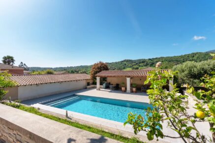 Côte Oriental, Penta-di-Casinca, Villa vue montagnes, 2 appartements, 6 chambres, piscine, proche plages et Bastia