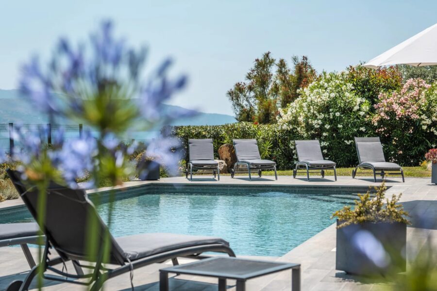 Villa d&rsquo;architecte, 5 chambres, vue mer panoramique, piscine, plages à pied