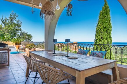 Exclusivité, Balagne, Pigna, Villa 5 chambres, vue mer panoramique, proche plage et L&rsquo;Île-Rousse