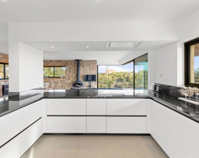 Exclusive – Pianottoli Caldarello – Property with Sea and Mountain view