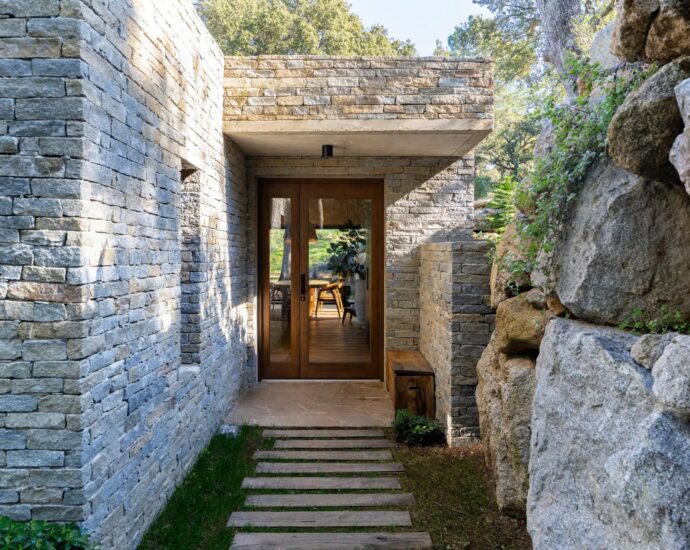 Lecci, Villa d&rsquo;architecte, 5 chambres, piscine, vue montagne, proche plage