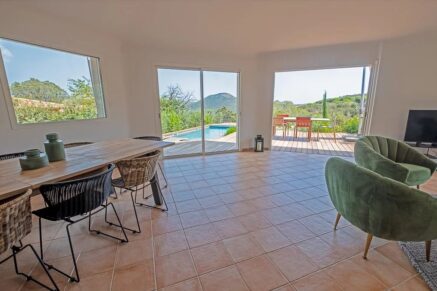 Porto-Vecchio, Precojo, Villa 2 chambres, piscine chauffée, proche plage de Santa Giulia, avec vue dégagée