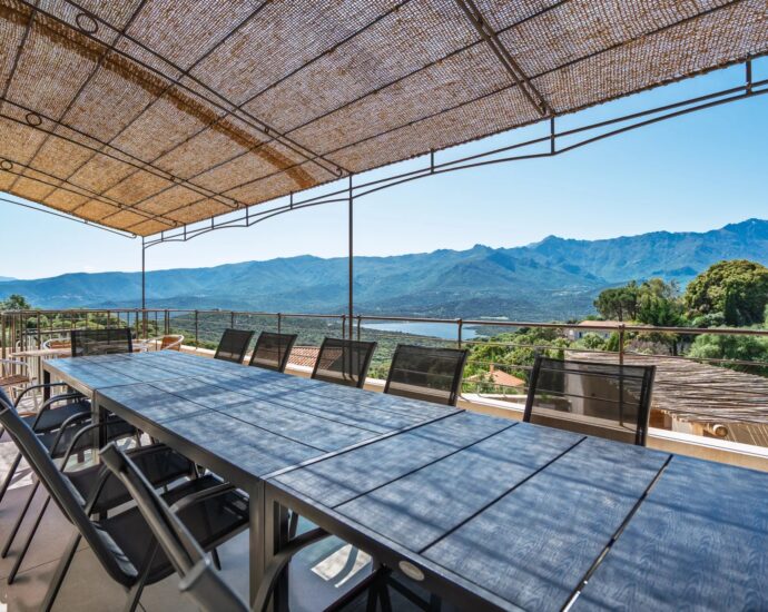 Balagne, Santa-Reparata di Balagna, Villa 9 chambres, vue lac et montagnes, Piscine, Salle de sport, Sauna, Proche l&rsquo;Île Rousse et plages