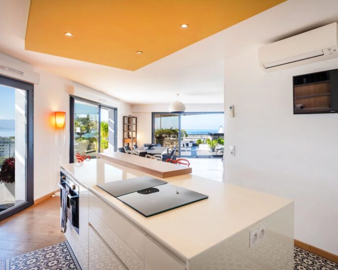 Exclusive,  Ajaccio, Panoramic sea-view penthouse, 3 bedrooms, close to the beach
